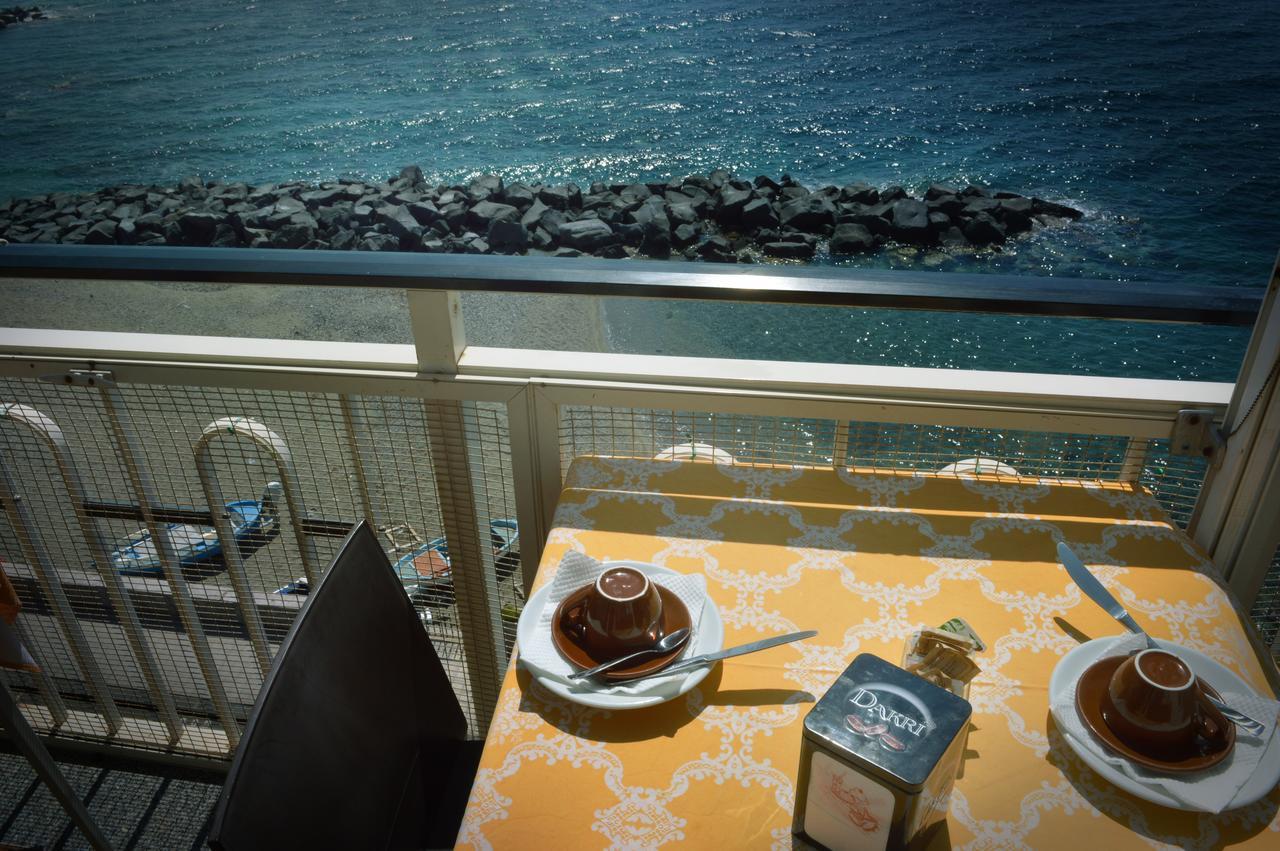 Hotel La Riva Giardini Naxos Exterior photo