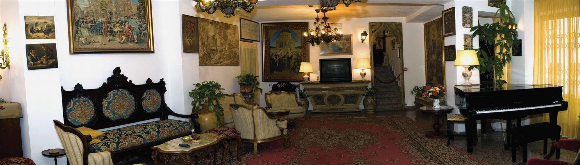 Hotel La Riva Giardini Naxos Exterior photo