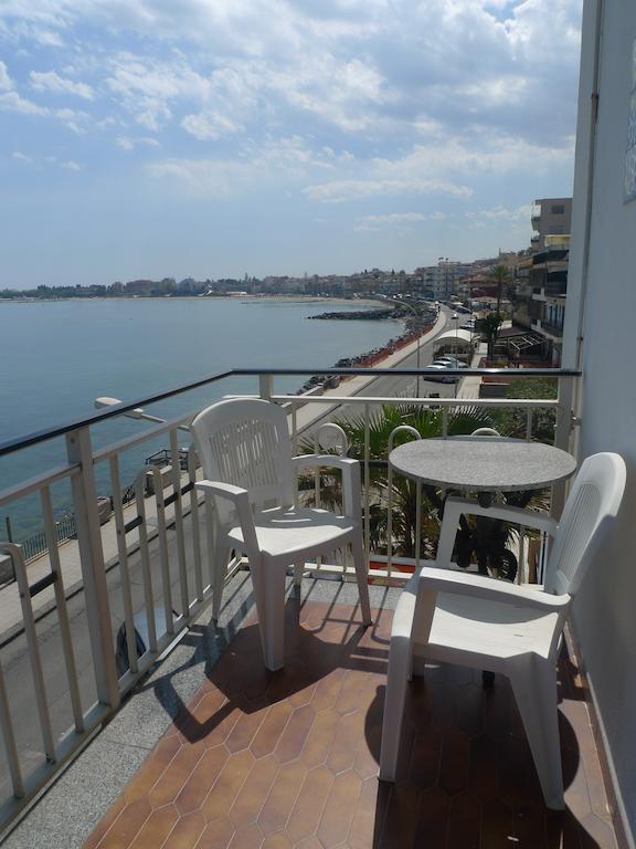 Hotel La Riva Giardini Naxos Exterior photo